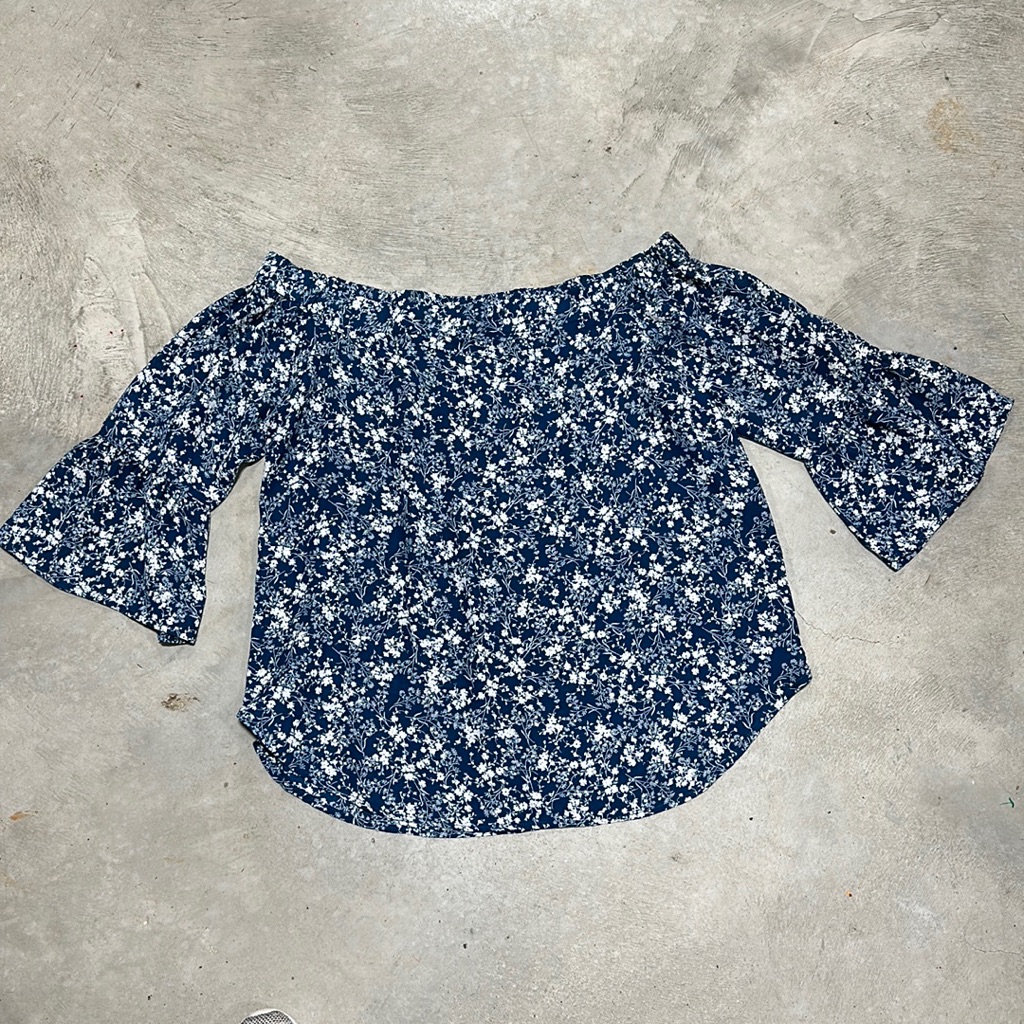 Verse Brand Blue W White Flower Top Size Xl A86